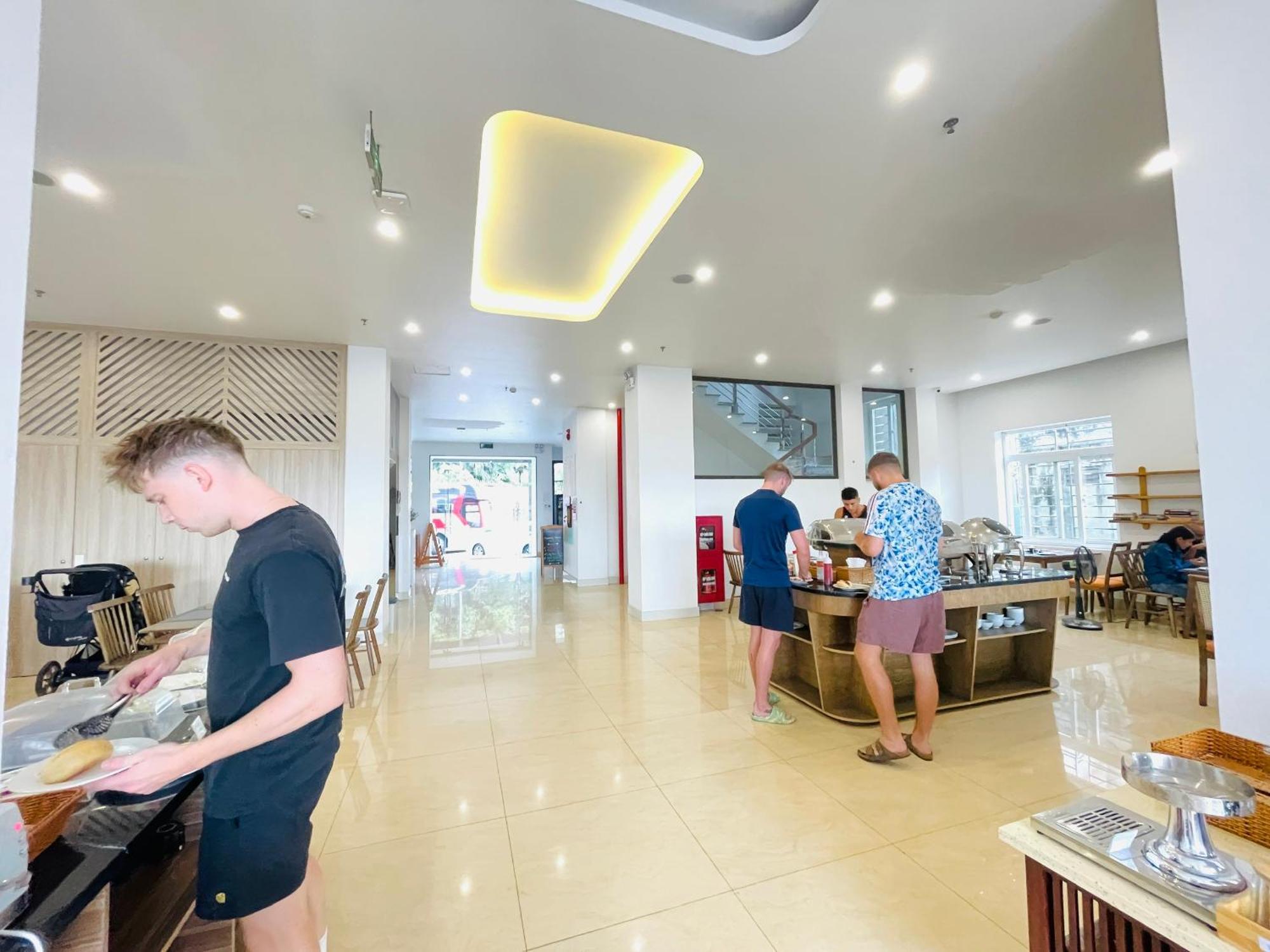 The Light Hostel Ha Long Buitenkant foto